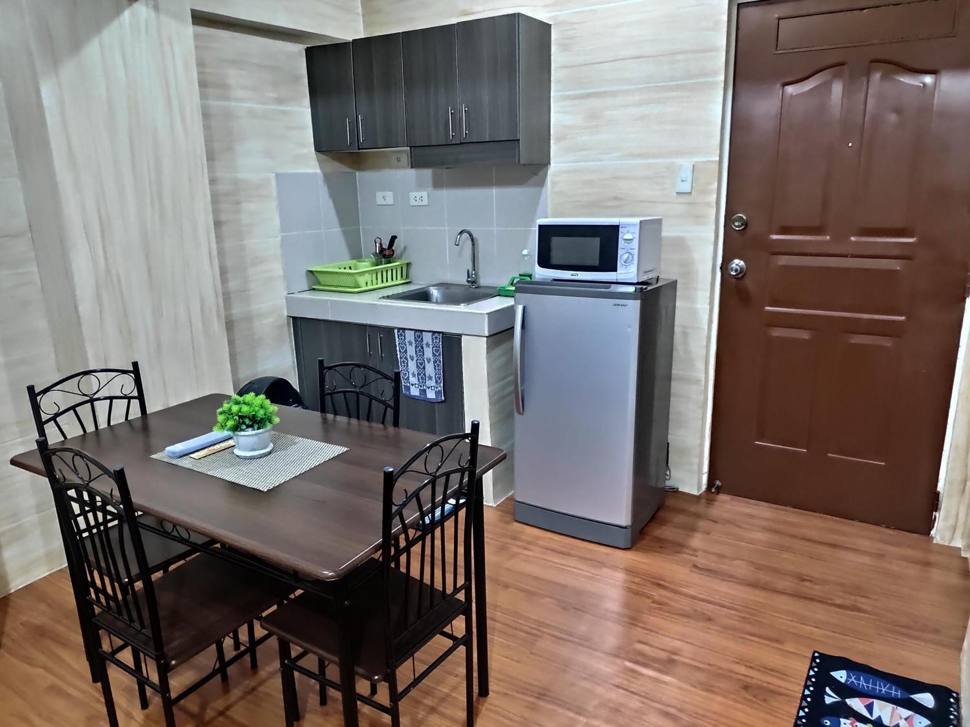 Tagaytay Staycation By Naya And Darla W Free Swimming Pool, Wifi & Netflix Tagaytay City Ngoại thất bức ảnh