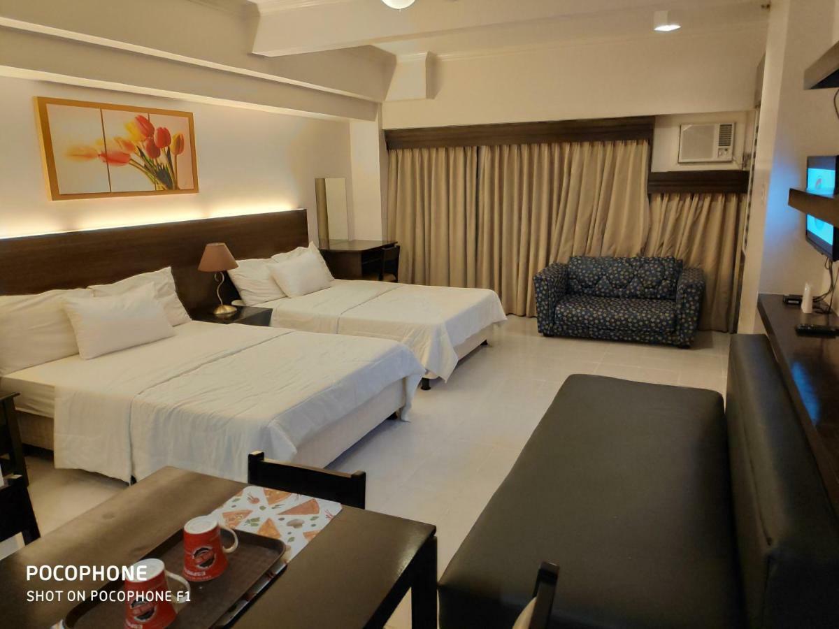Tagaytay Staycation By Naya And Darla W Free Swimming Pool, Wifi & Netflix Tagaytay City Ngoại thất bức ảnh